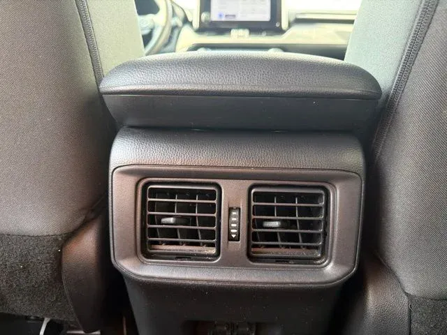 2024 Toyota RAV4 XLE thumbnail 23