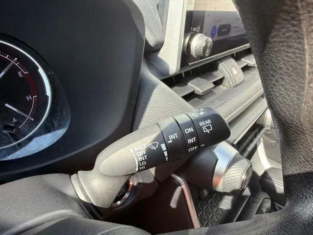 2024 Toyota RAV4 XLE thumbnail 36
