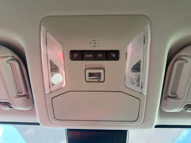 2024 Toyota RAV4 XLE thumbnail 46