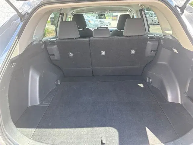 2024 Toyota RAV4 XLE thumbnail 14