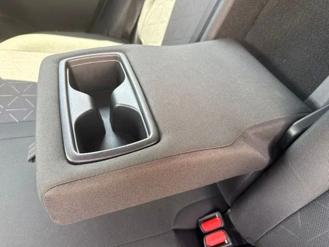 2024 Toyota RAV4 XLE thumbnail 19