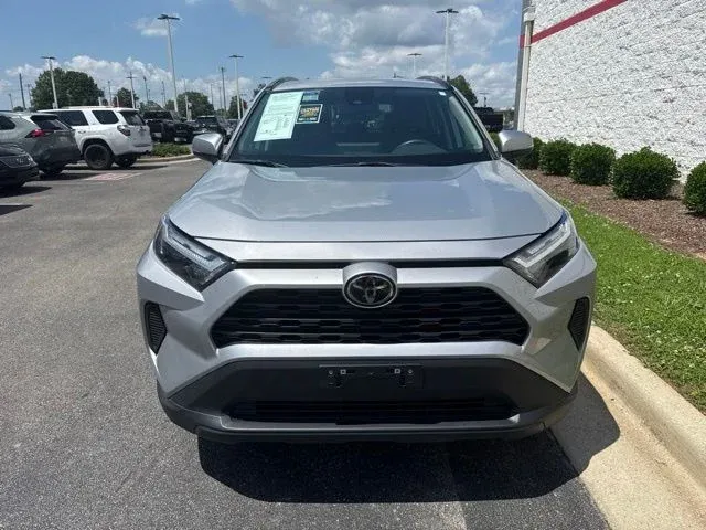 2024 Toyota RAV4 XLE thumbnail 2