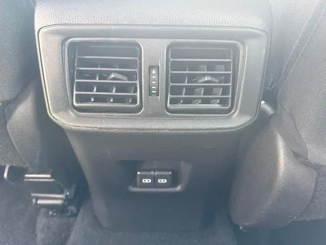 2024 Toyota RAV4 XLE thumbnail 20
