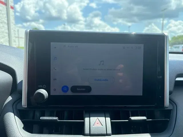 2024 Toyota RAV4 XLE thumbnail 36