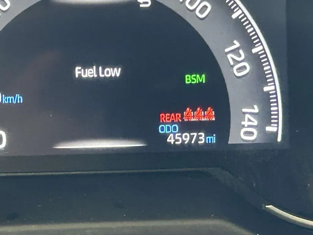 2024 Toyota RAV4 XLE thumbnail 28