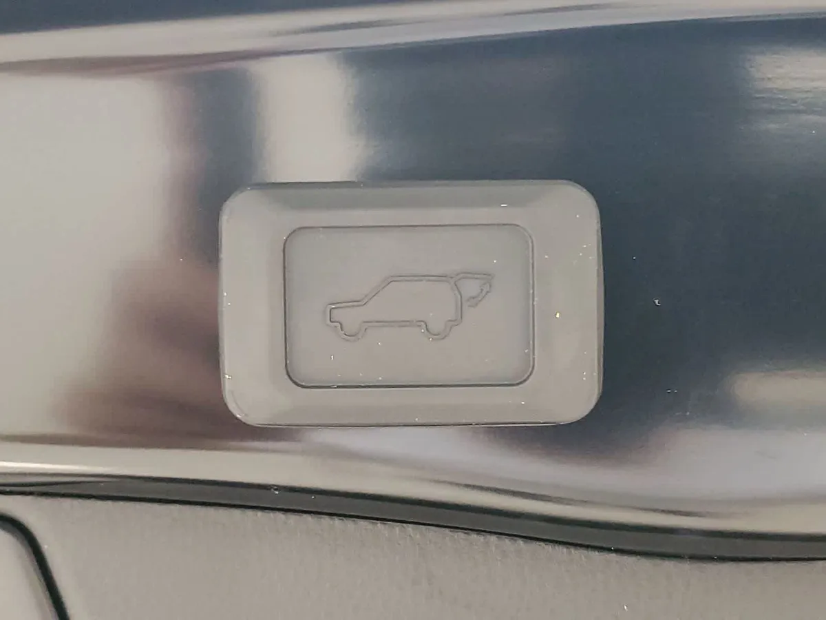 2024 Toyota RAV4 XLE thumbnail 22