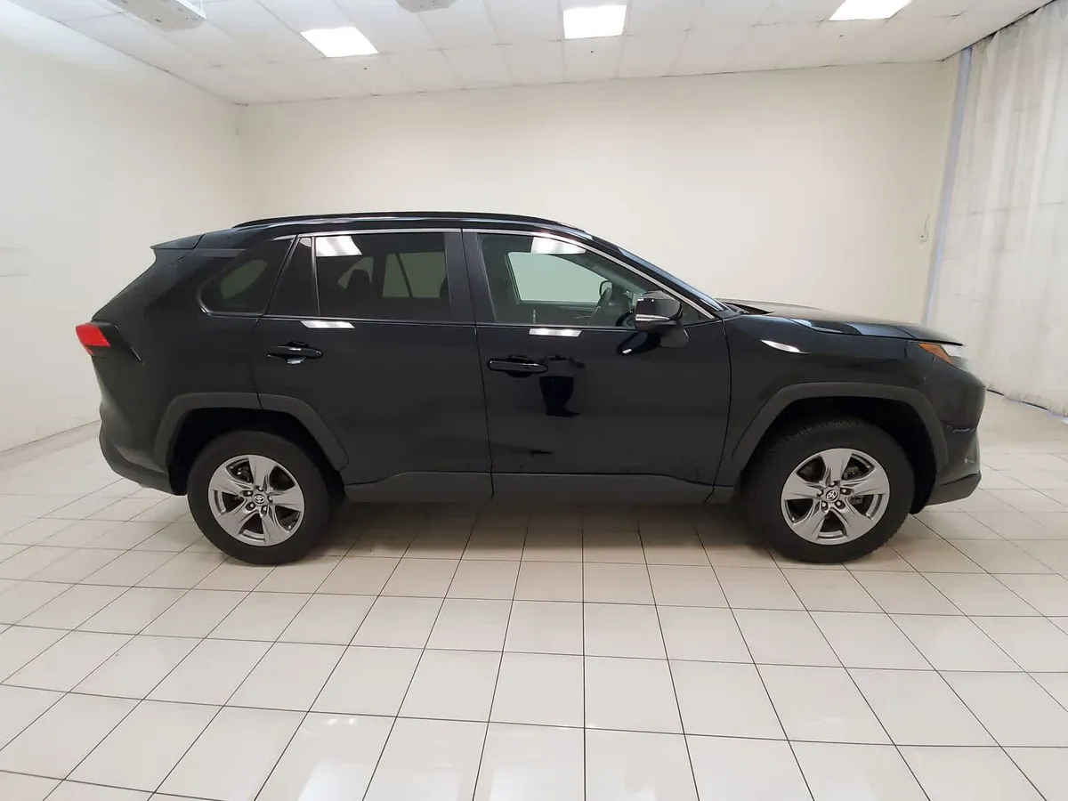 2024 Toyota RAV4 XLE thumbnail 26