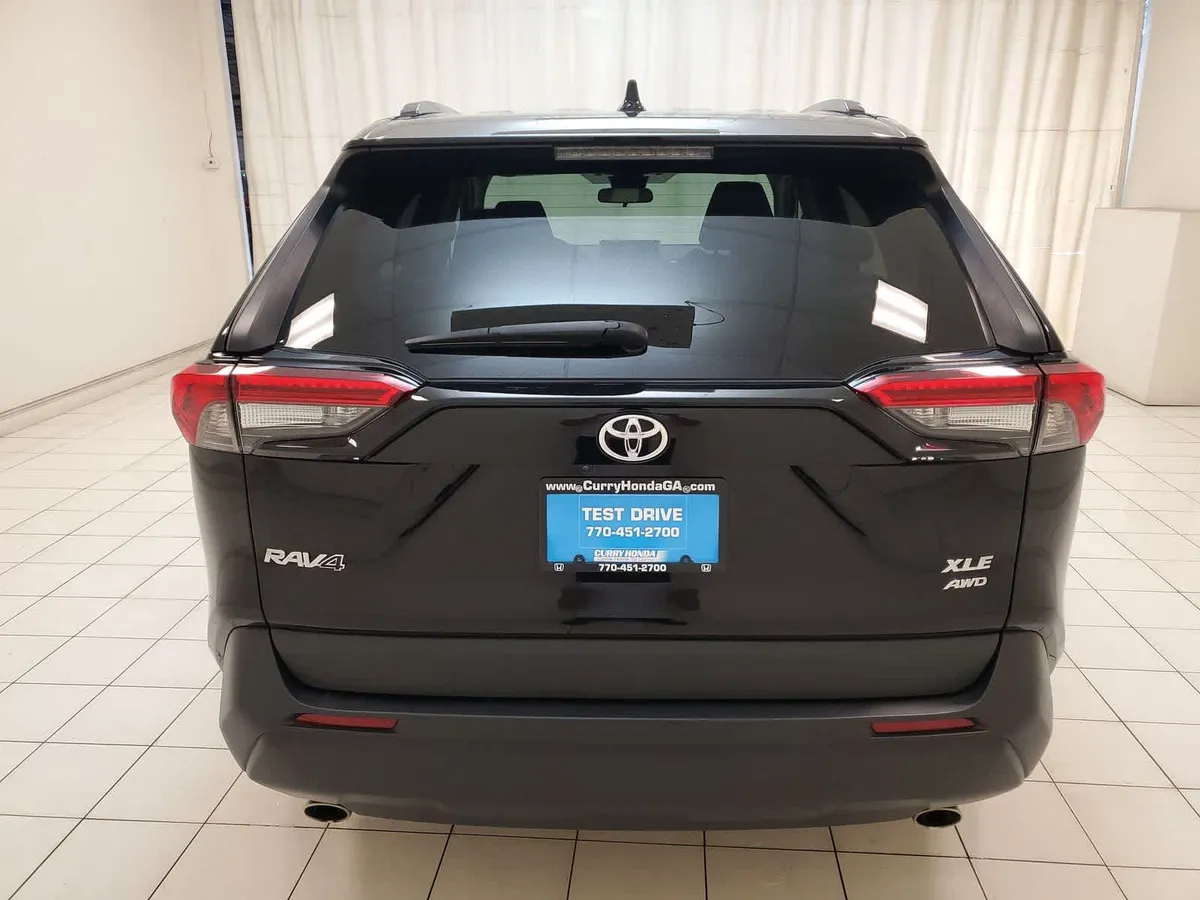 2024 Toyota RAV4 XLE thumbnail 28