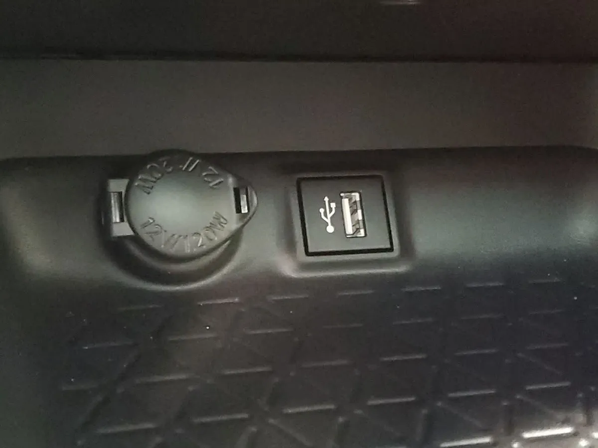 2024 Toyota RAV4 XLE thumbnail 7