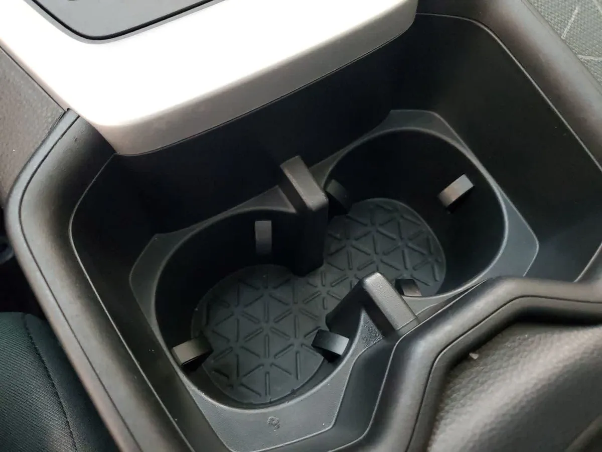 2024 Toyota RAV4 XLE thumbnail 9