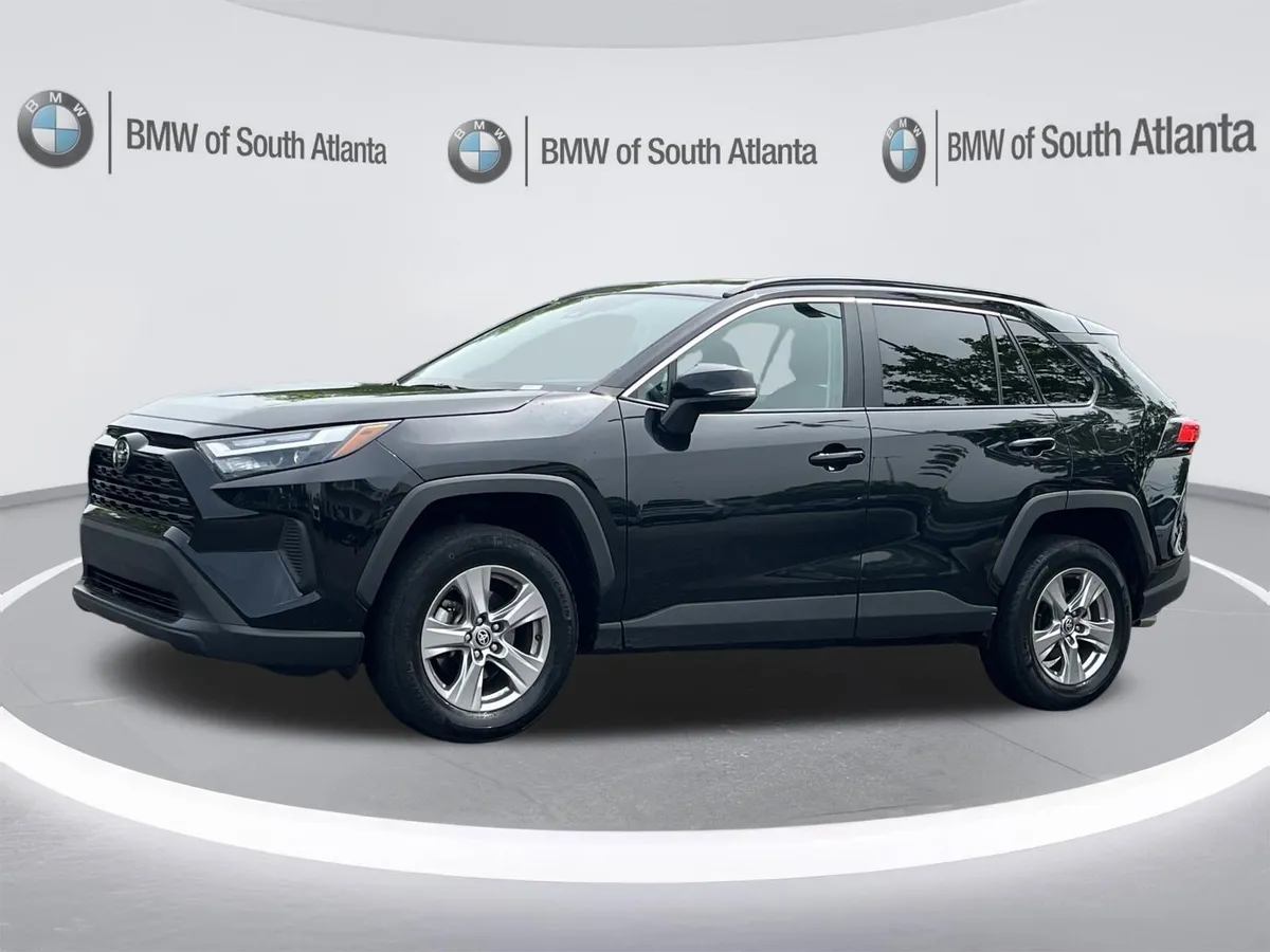 2024 Toyota RAV4 XLE thumbnail 19