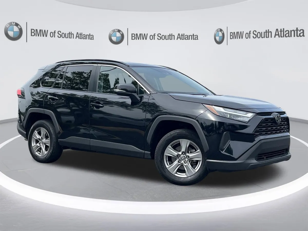 2024 Toyota RAV4 XLE thumbnail 2
