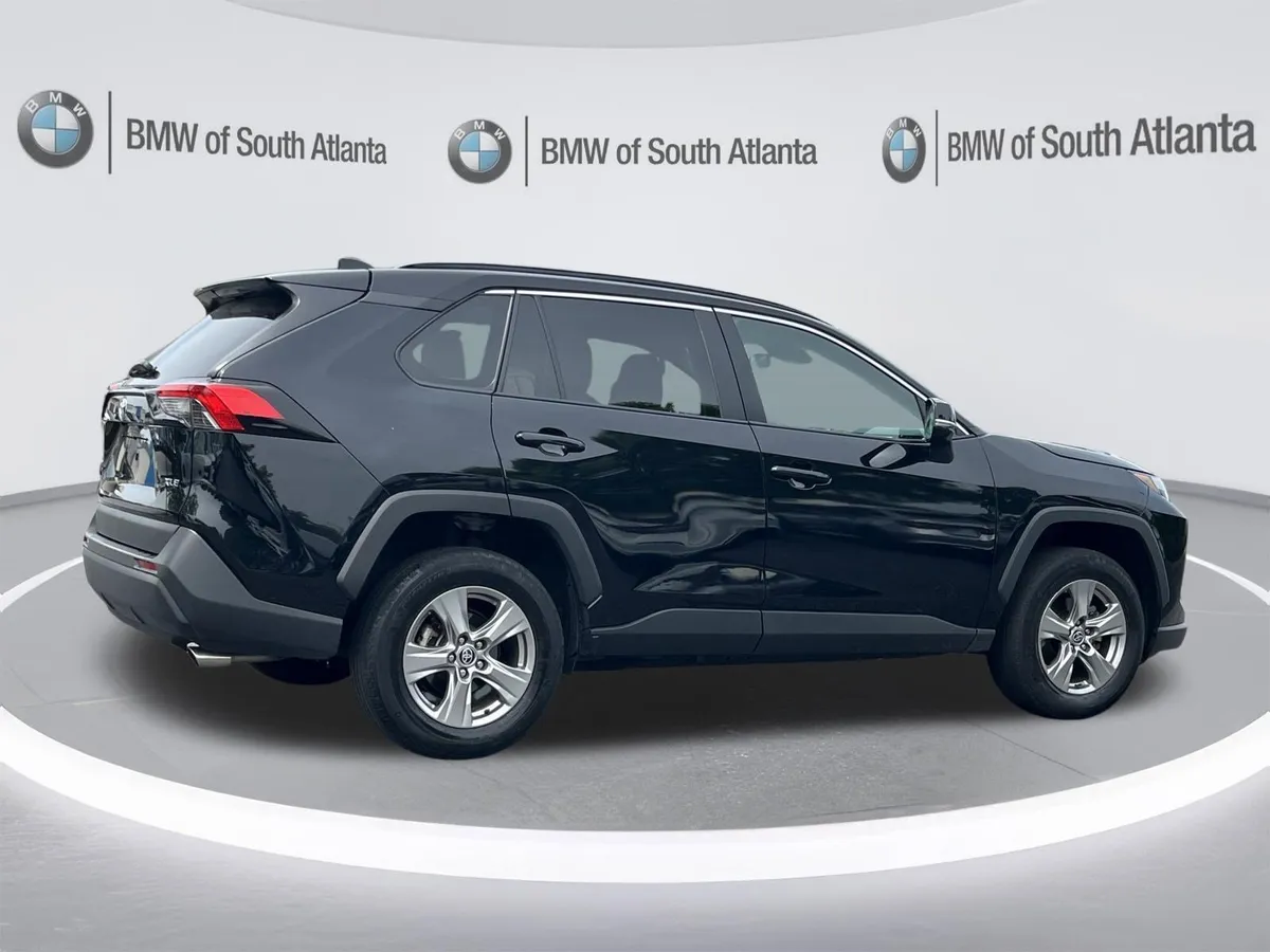 2024 Toyota RAV4 XLE thumbnail 24