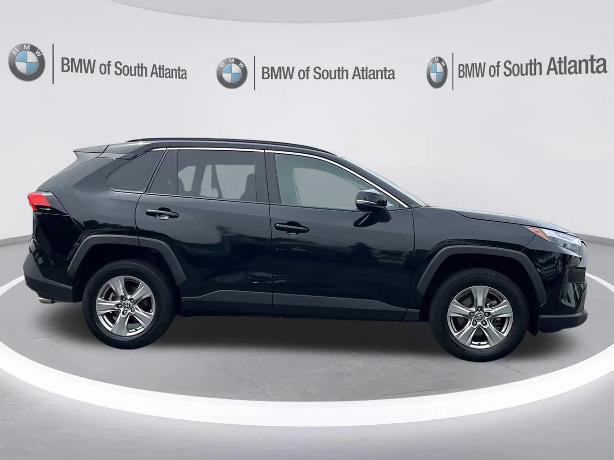 2024 Toyota RAV4 XLE thumbnail 25