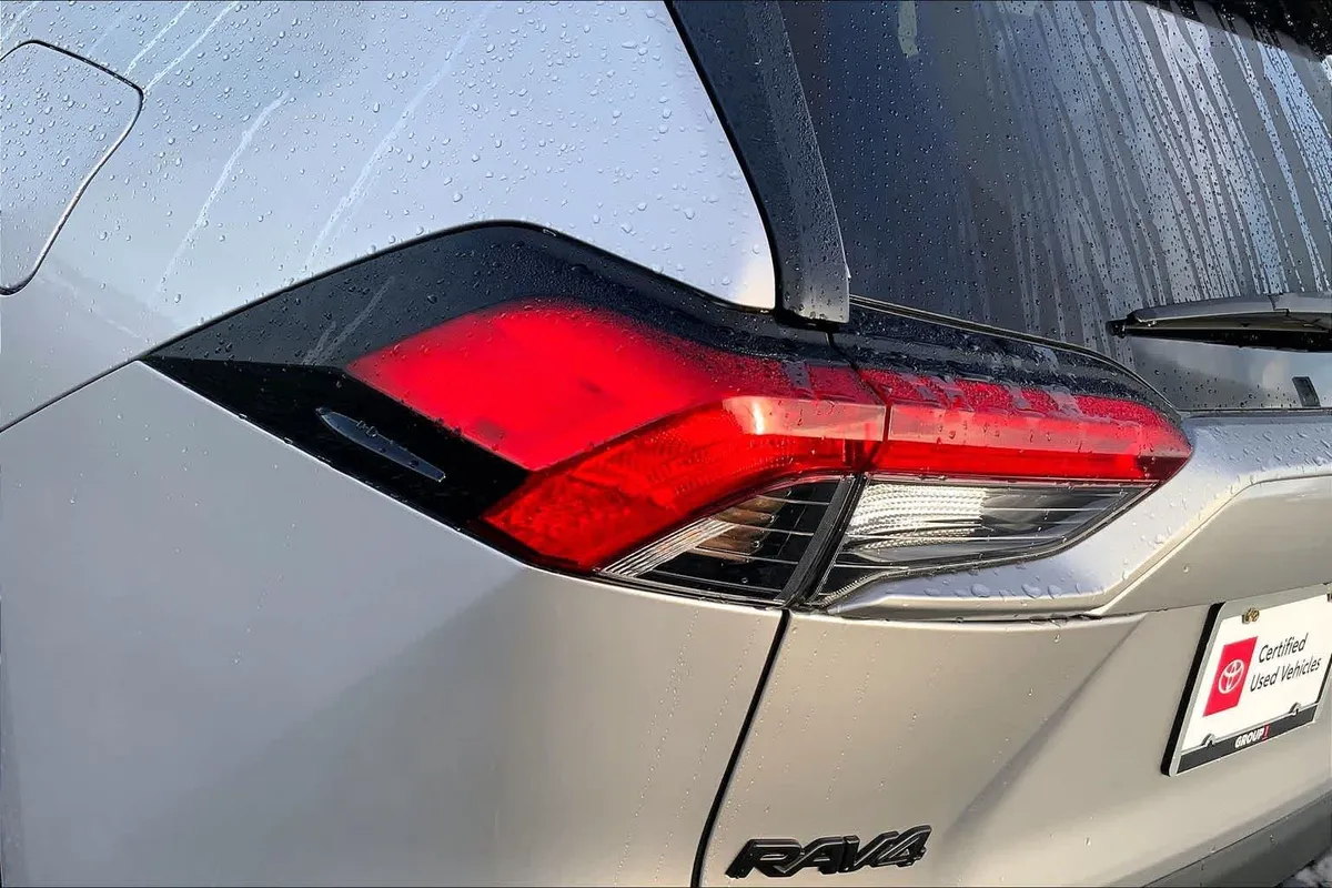 2024 Toyota RAV4 XLE Premium thumbnail 45