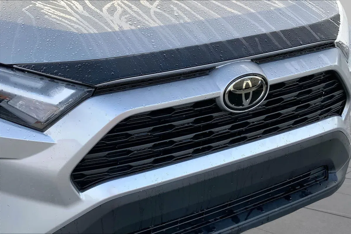 2024 Toyota RAV4 XLE Premium thumbnail 47