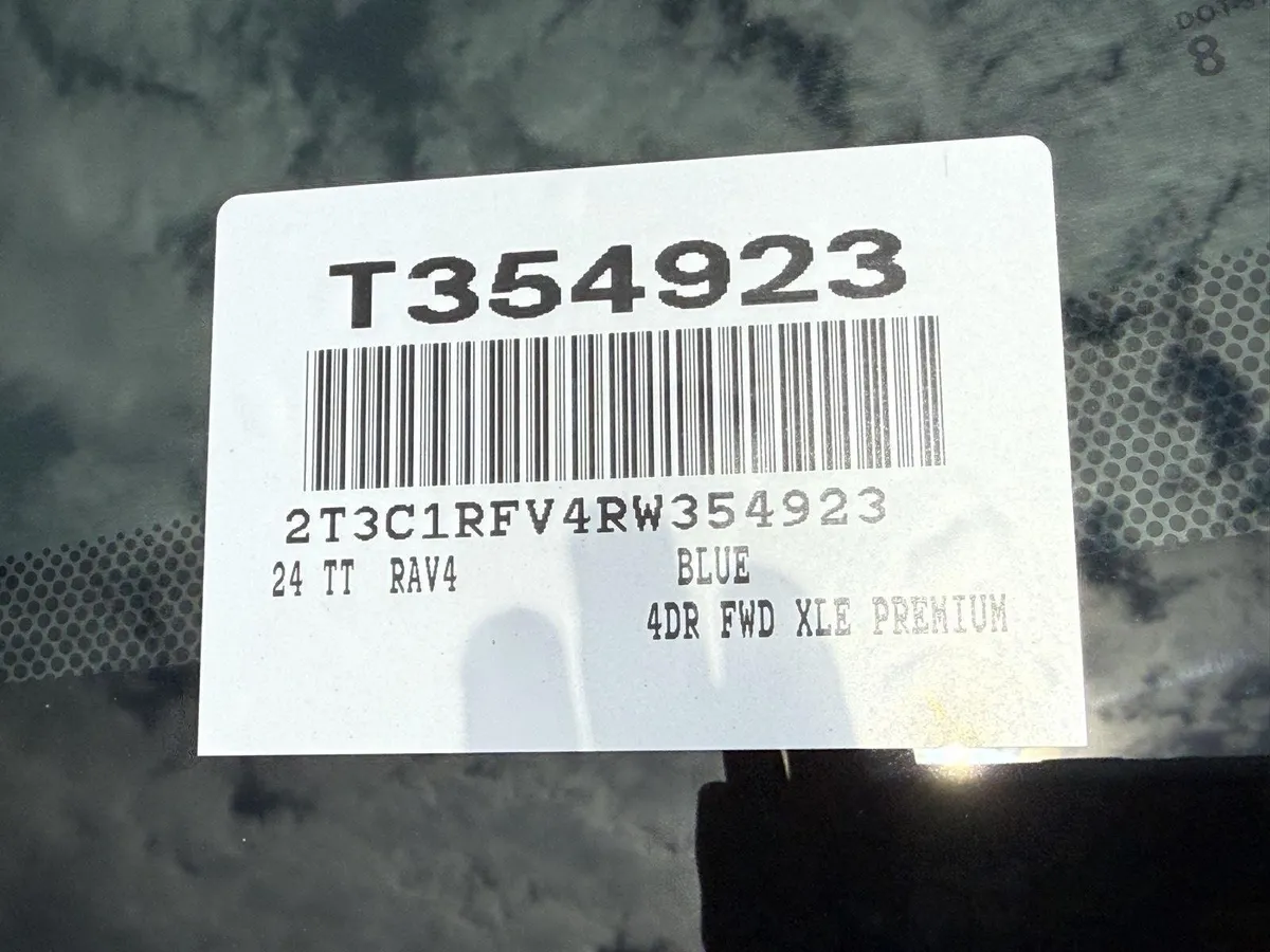 2024 Toyota RAV4 XLE Premium thumbnail 15