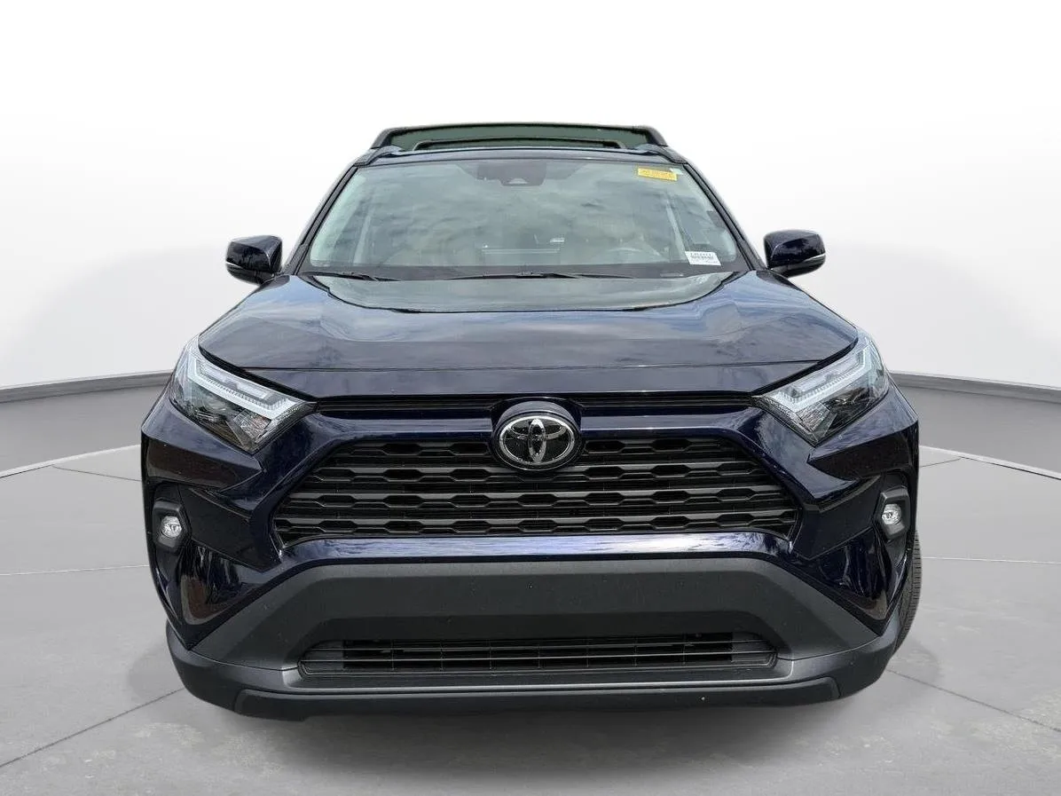 2024 Toyota RAV4 XLE Premium thumbnail 3