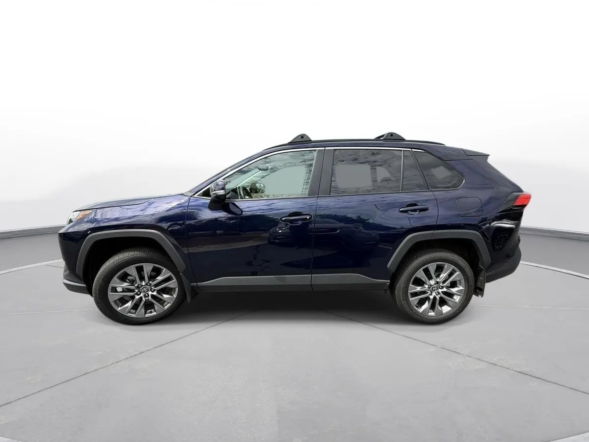 2024 Toyota RAV4 XLE Premium thumbnail 9