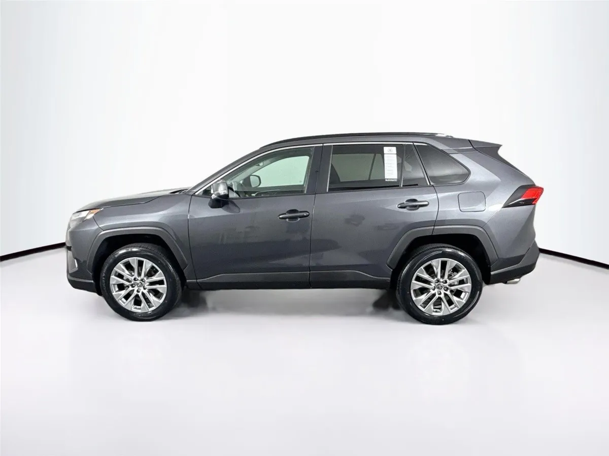 2024 Toyota RAV4 XLE Premium thumbnail 13