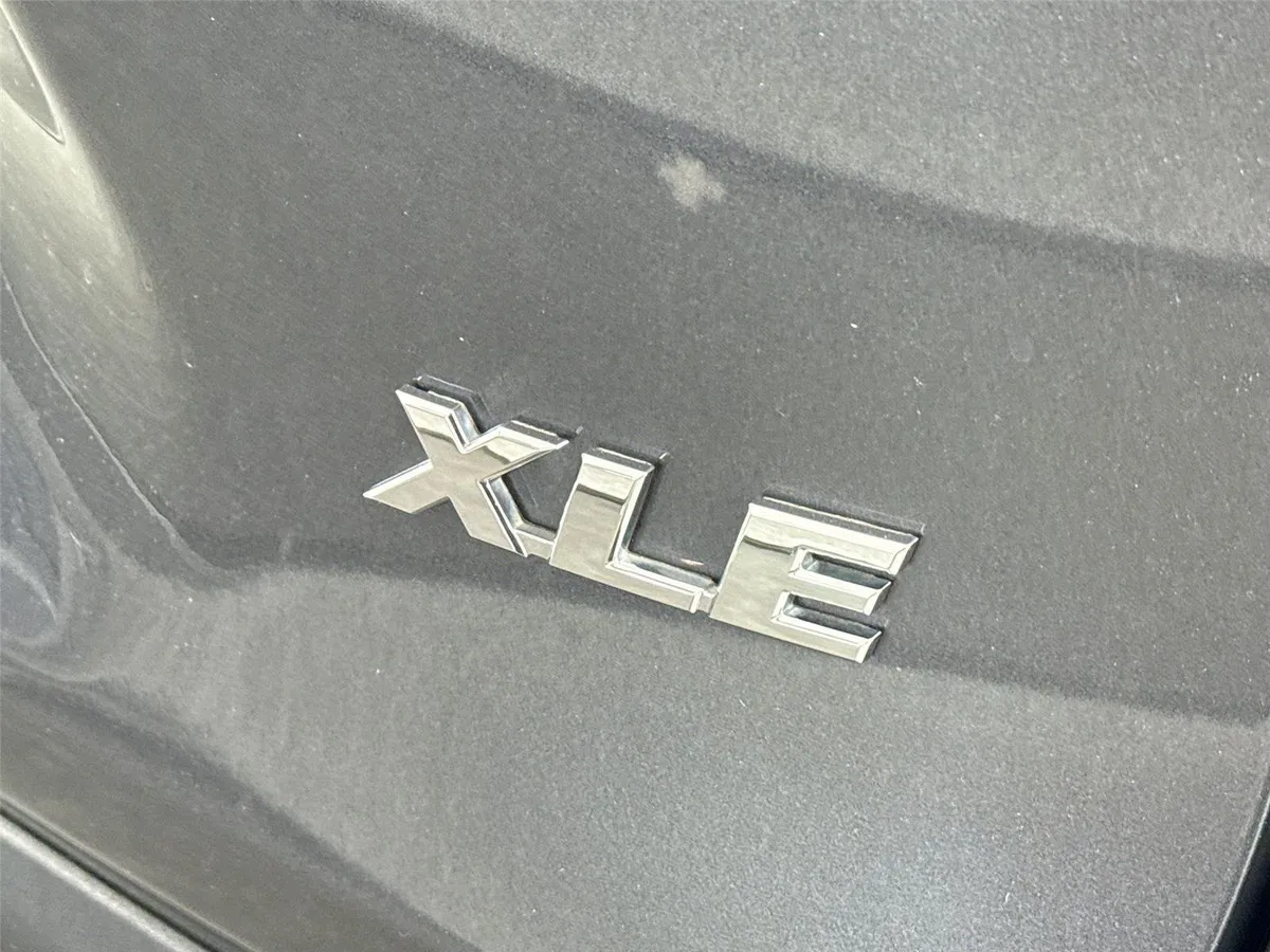 2024 Toyota RAV4 XLE Premium thumbnail 14