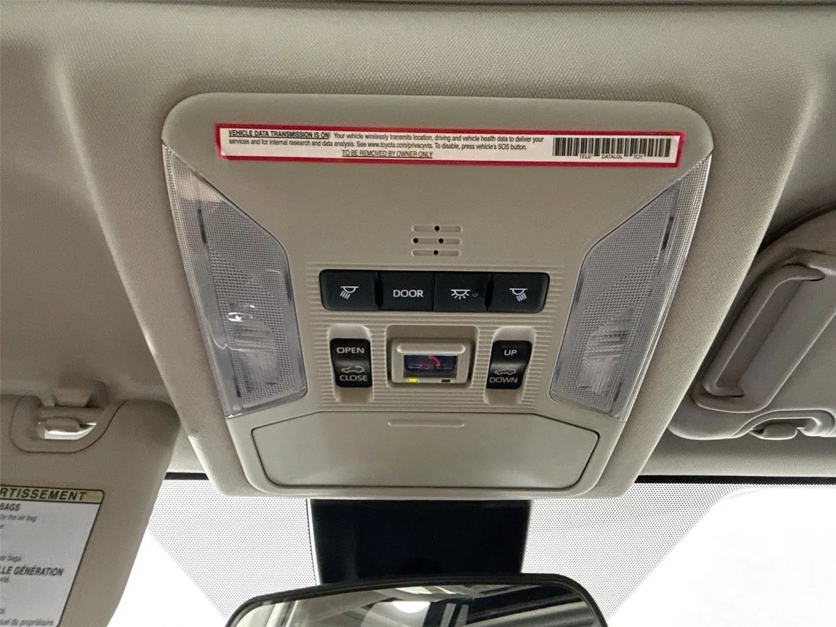 2024 Toyota RAV4 XLE Premium thumbnail 21