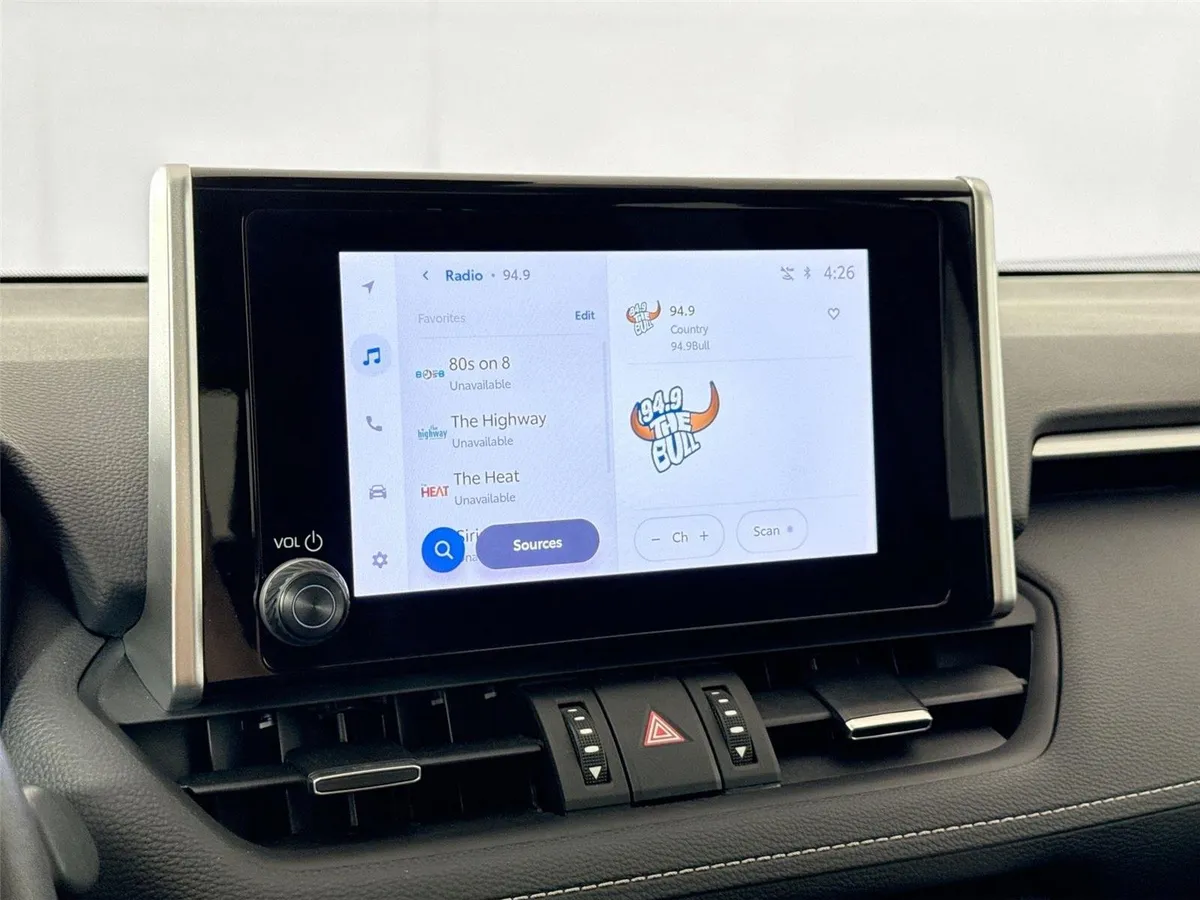 2024 Toyota RAV4 XLE Premium thumbnail 22