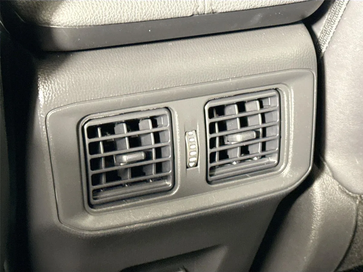 2024 Toyota RAV4 XLE Premium thumbnail 36