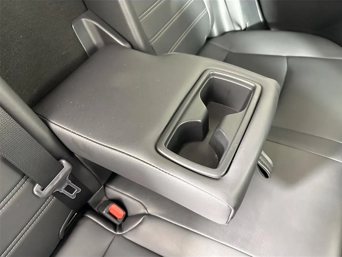 2024 Toyota RAV4 XLE Premium thumbnail 40