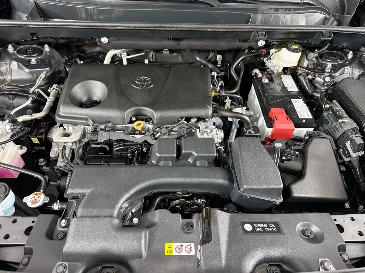 2024 Toyota RAV4 XLE Premium thumbnail 44