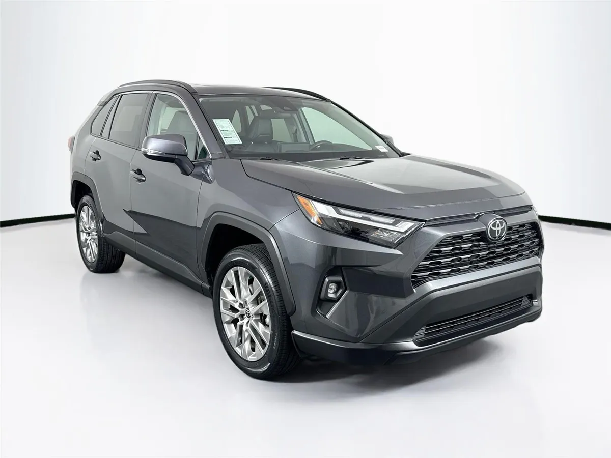 2024 Toyota RAV4 XLE Premium thumbnail 9