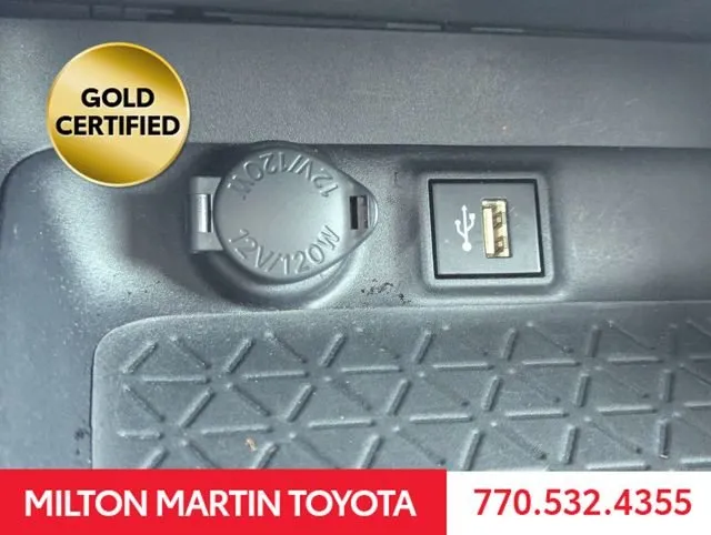 2024 Toyota RAV4 XLE Premium thumbnail 22
