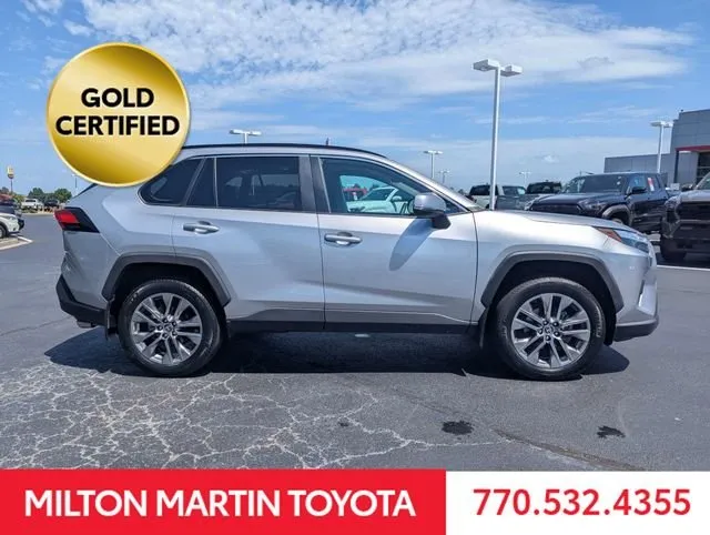 2024 Toyota RAV4 XLE Premium thumbnail 9