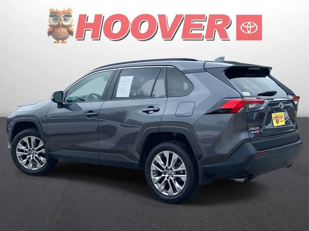 2024 Toyota RAV4 XLE Premium thumbnail 8