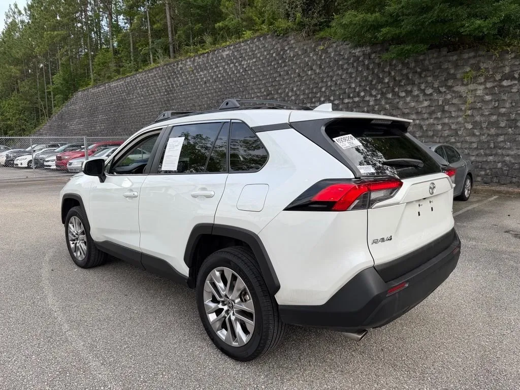 2024 Toyota RAV4 XLE Premium thumbnail 2
