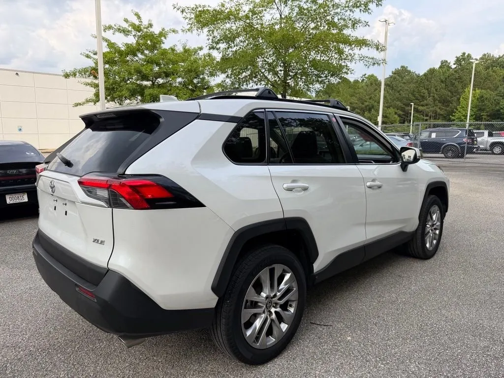2024 Toyota RAV4 XLE Premium thumbnail 3