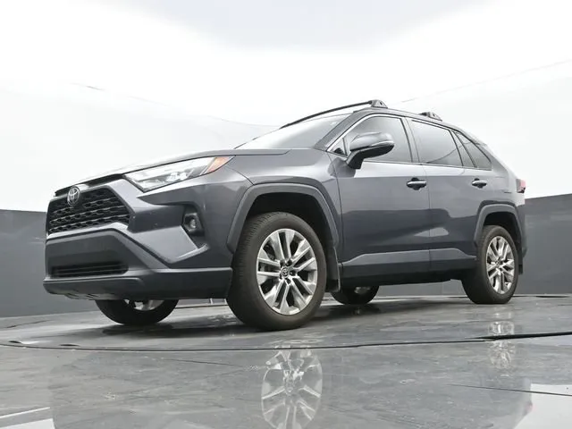 2024 Toyota RAV4 XLE Premium thumbnail 12