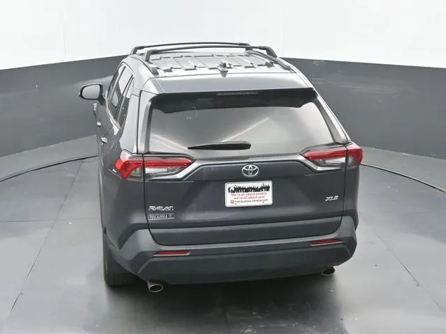 2024 Toyota RAV4 XLE Premium thumbnail 15