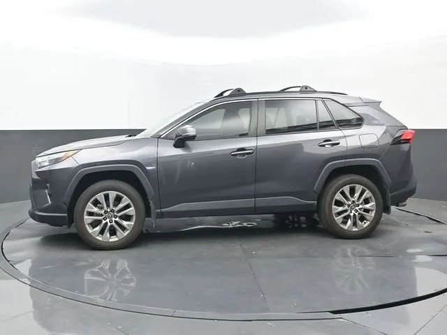 2024 Toyota RAV4 XLE Premium thumbnail 7