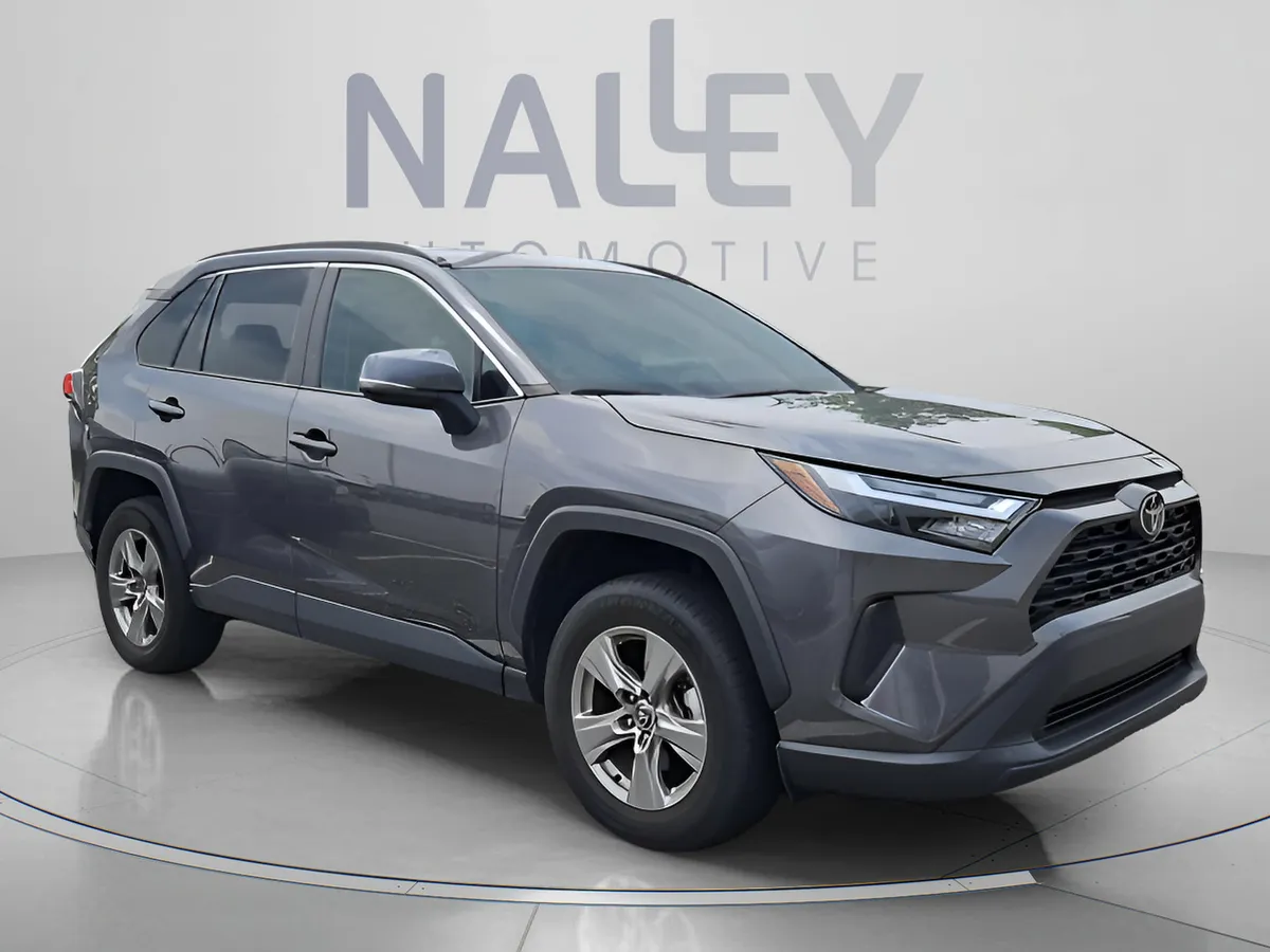 2024 Toyota RAV4 XLE thumbnail 7
