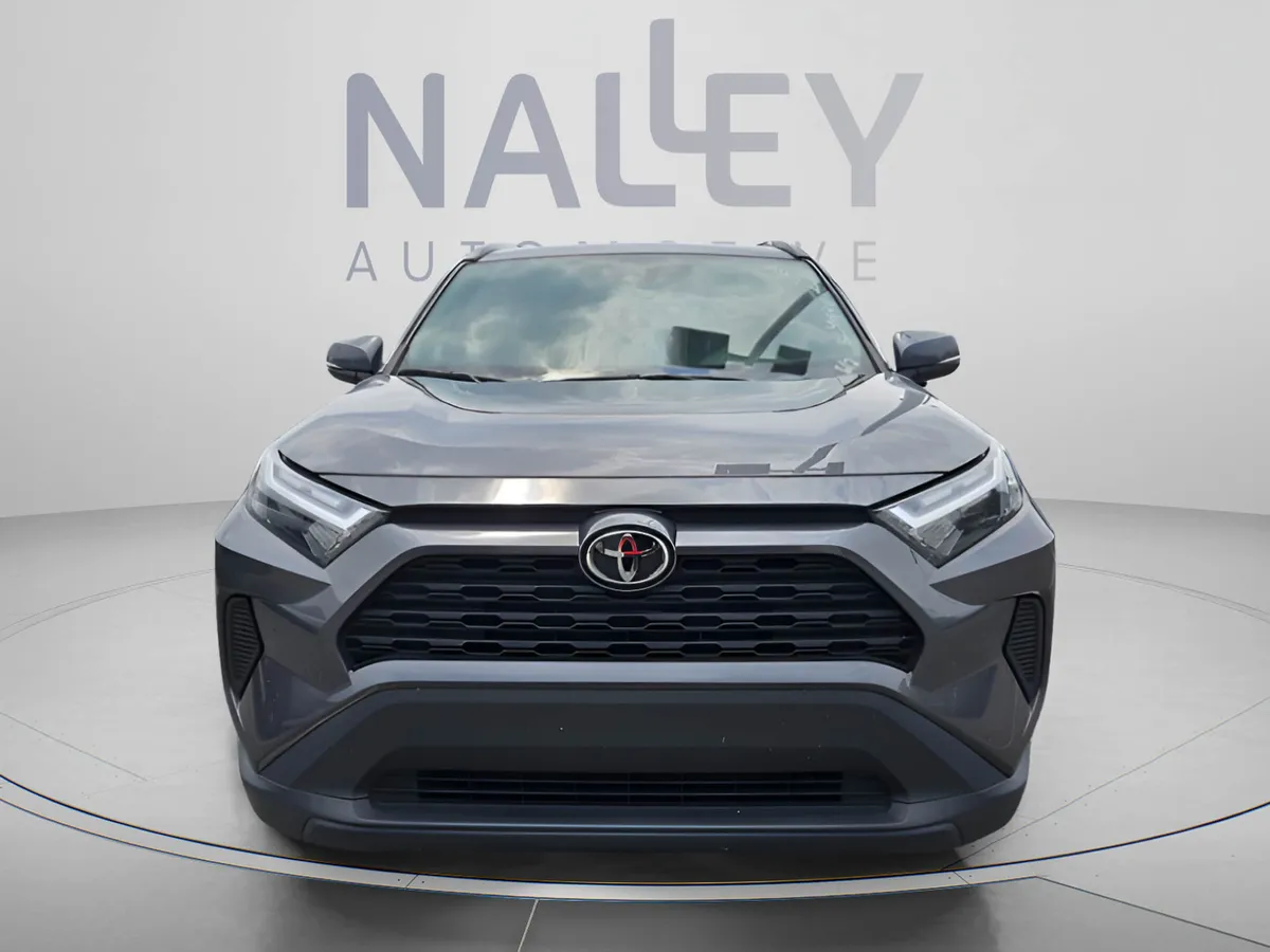 2024 Toyota RAV4 XLE thumbnail 8