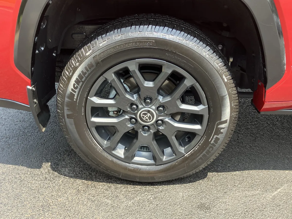 2024 Toyota Sequoia Platinum 4WD thumbnail 13