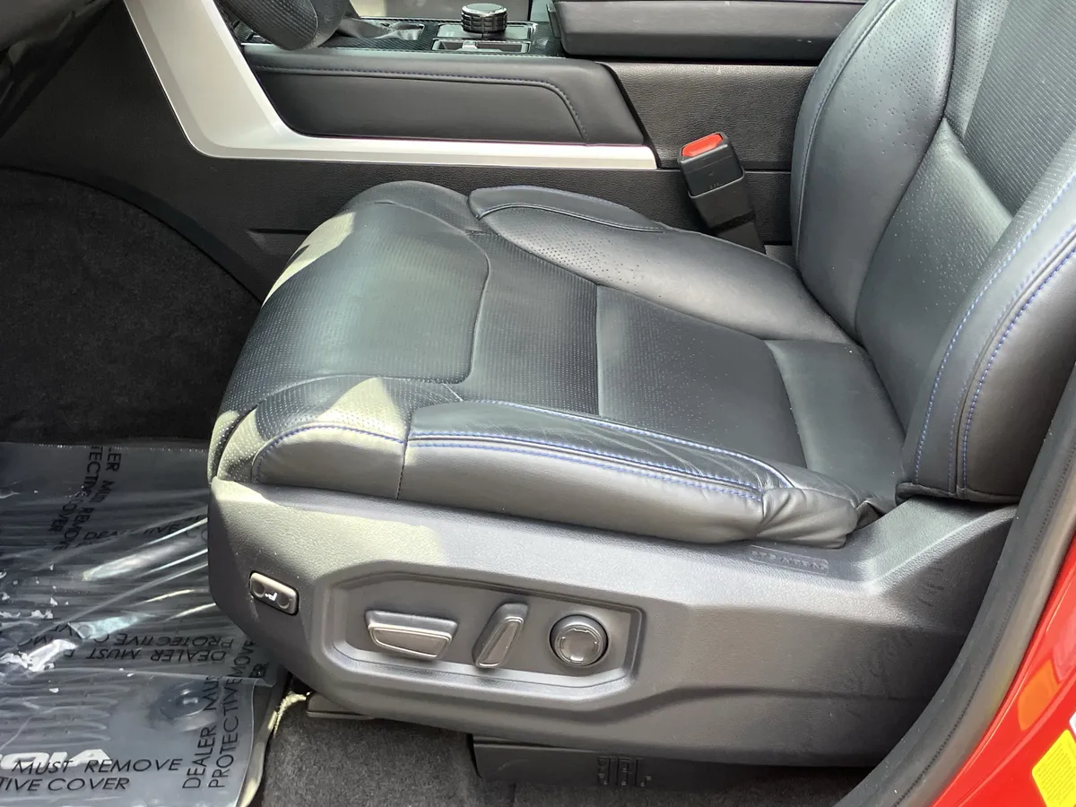 2024 Toyota Sequoia Platinum 4WD thumbnail 17