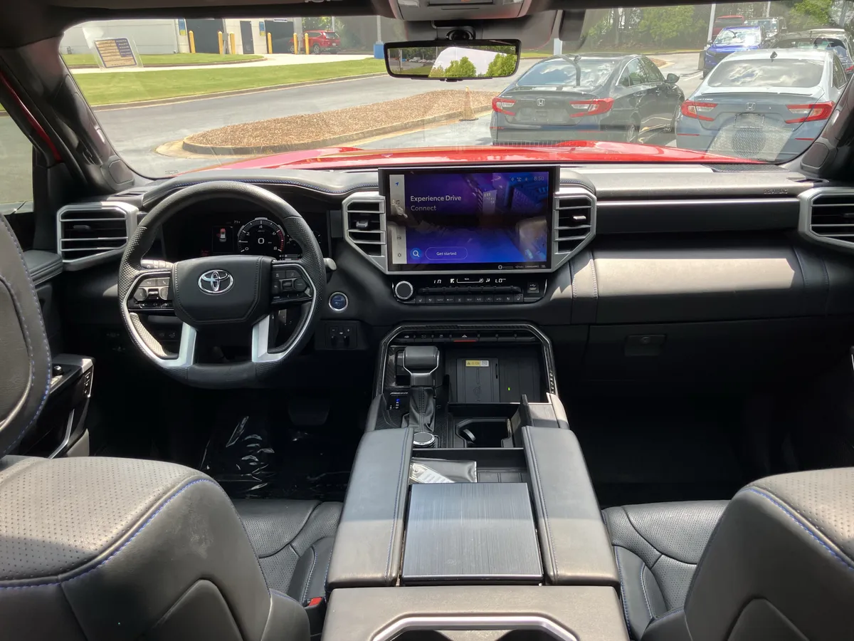 2024 Toyota Sequoia Platinum 4WD thumbnail 33
