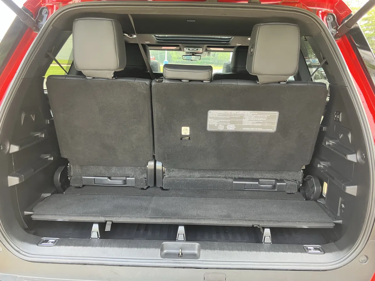 2024 Toyota Sequoia Platinum 4WD thumbnail 36