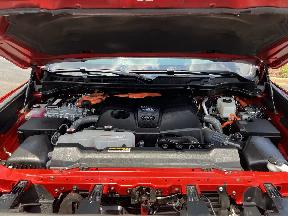 2024 Toyota Sequoia Platinum 4WD thumbnail 38