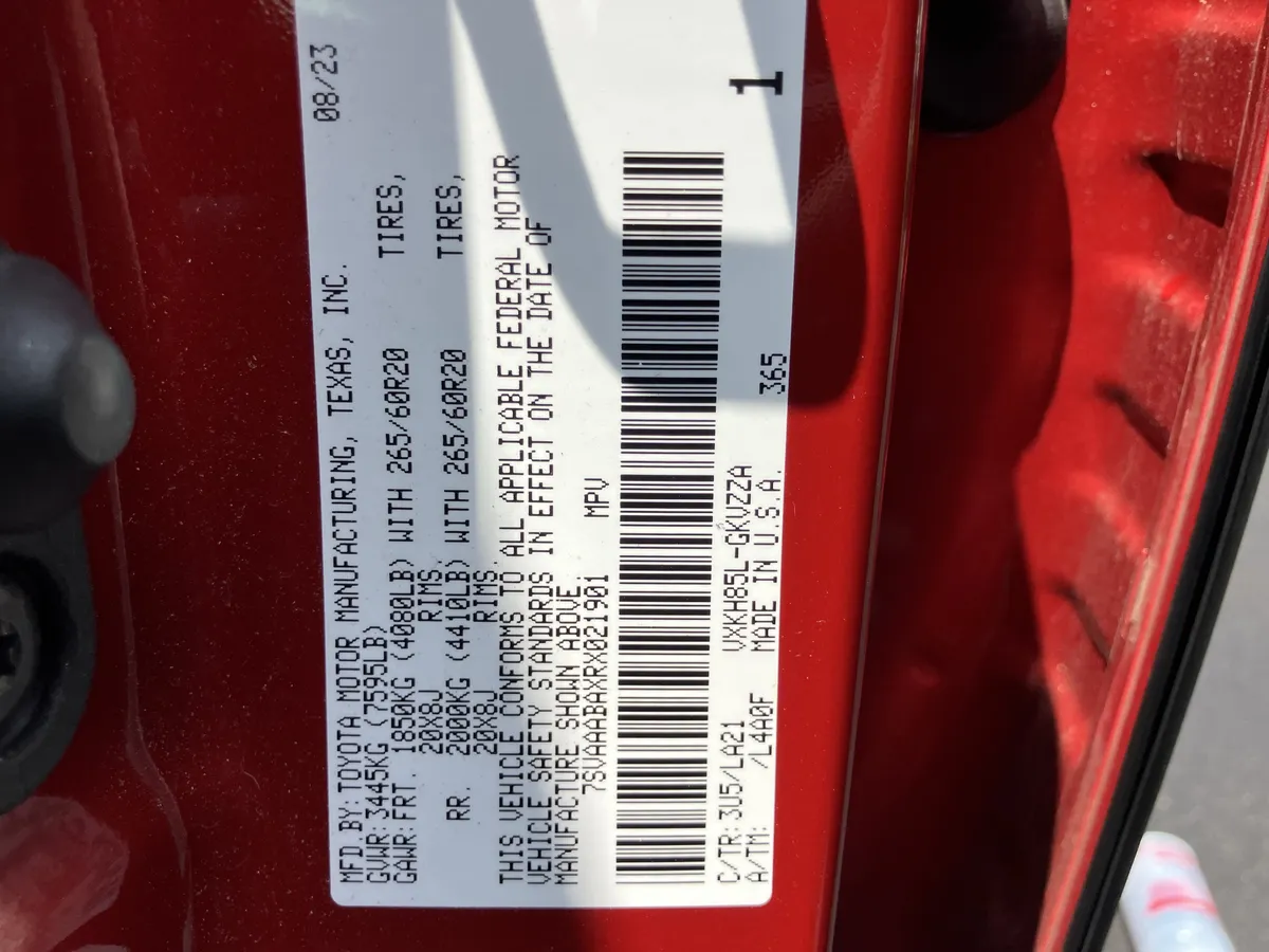 2024 Toyota Sequoia Platinum 4WD thumbnail 39