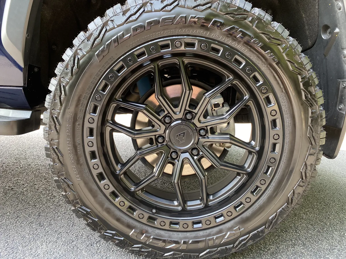 2024 Toyota Sequoia SR5 thumbnail 12