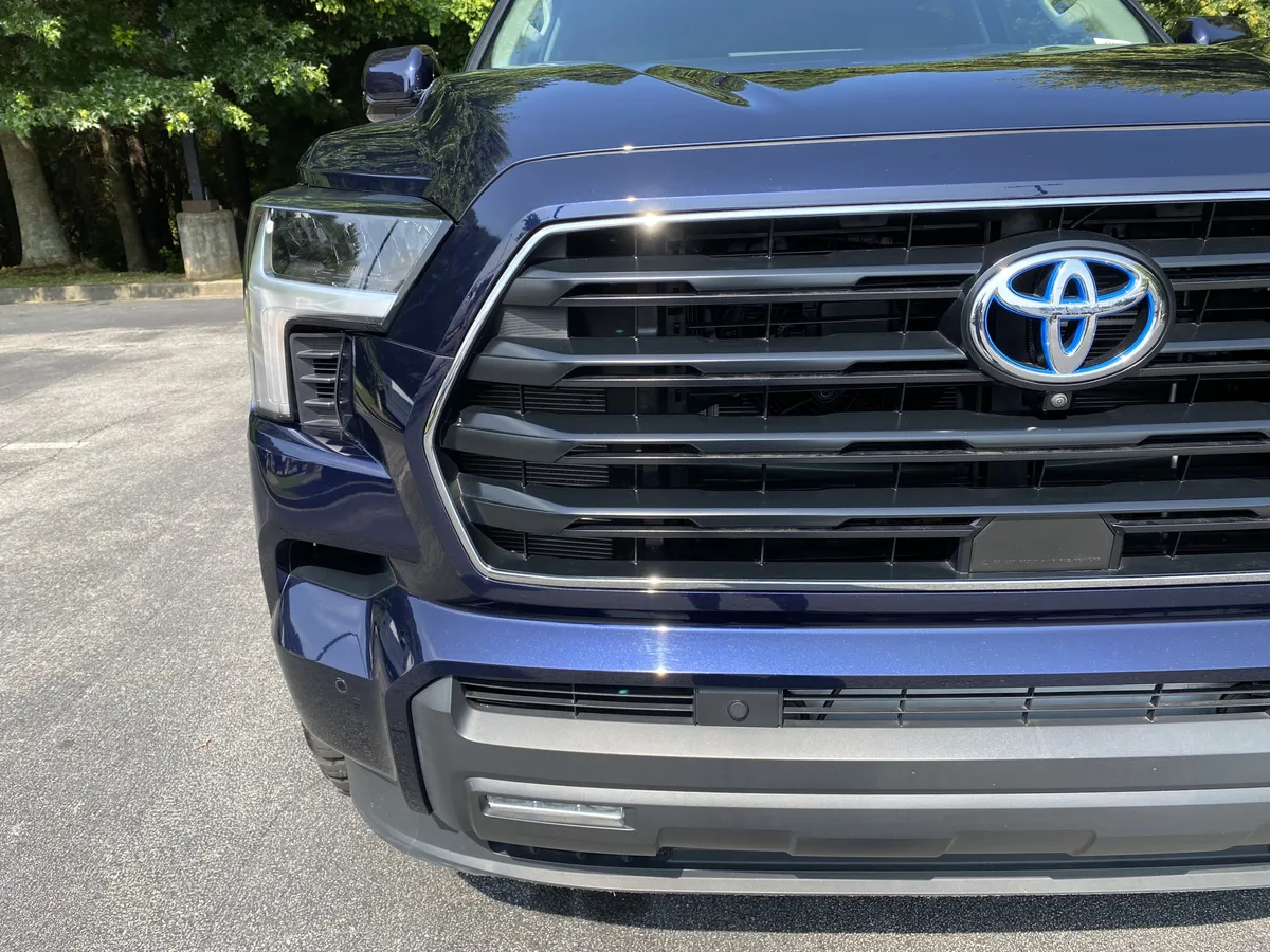 2024 Toyota Sequoia SR5 thumbnail 13