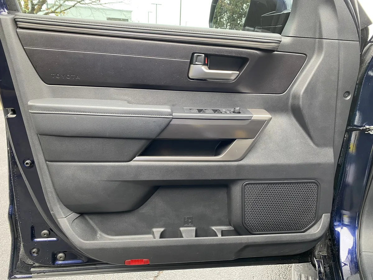 2024 Toyota Sequoia SR5 thumbnail 14